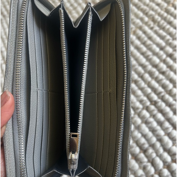 Pre loved Saint Laurent zippy wallet in grey available - Picture 6 of 8